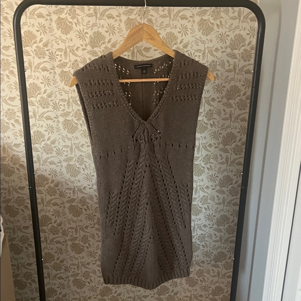 Banana Republic Sleeveless V-Neck Knit Midi Dress in Taupe
